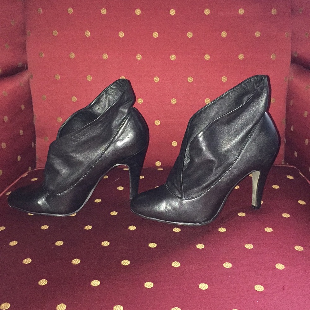 Women’s REPORT Black Heeled Ankle Boot SZ6